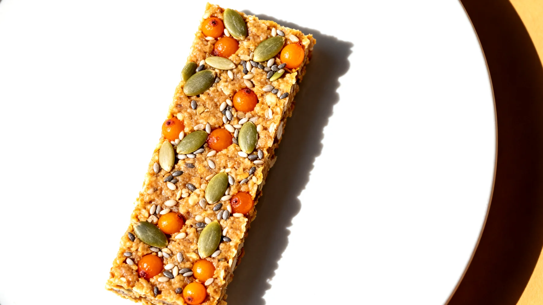 Kürbiskern-Hanfsamen-Energieriegel mit Sanddornbeeren"